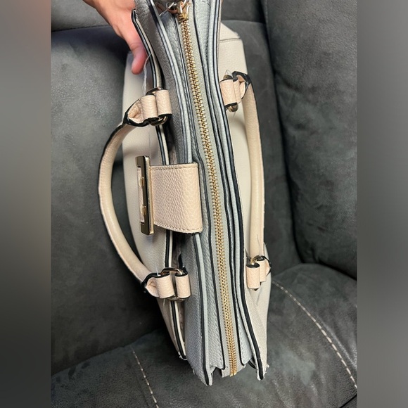 Guess Shoulder Bag Light pink, cream, and blue - Picture 9 of 16